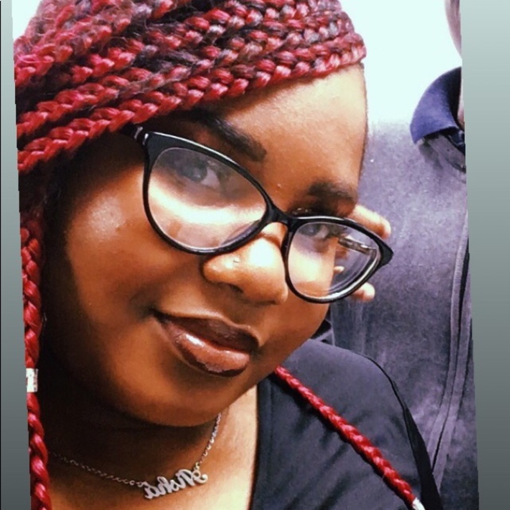 Meet your Posher, Aisha